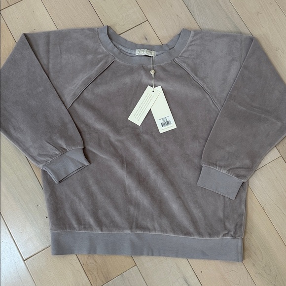 Suzie Kondi NIKRI SABA Raglan Velour Top - Picture 3 of 9